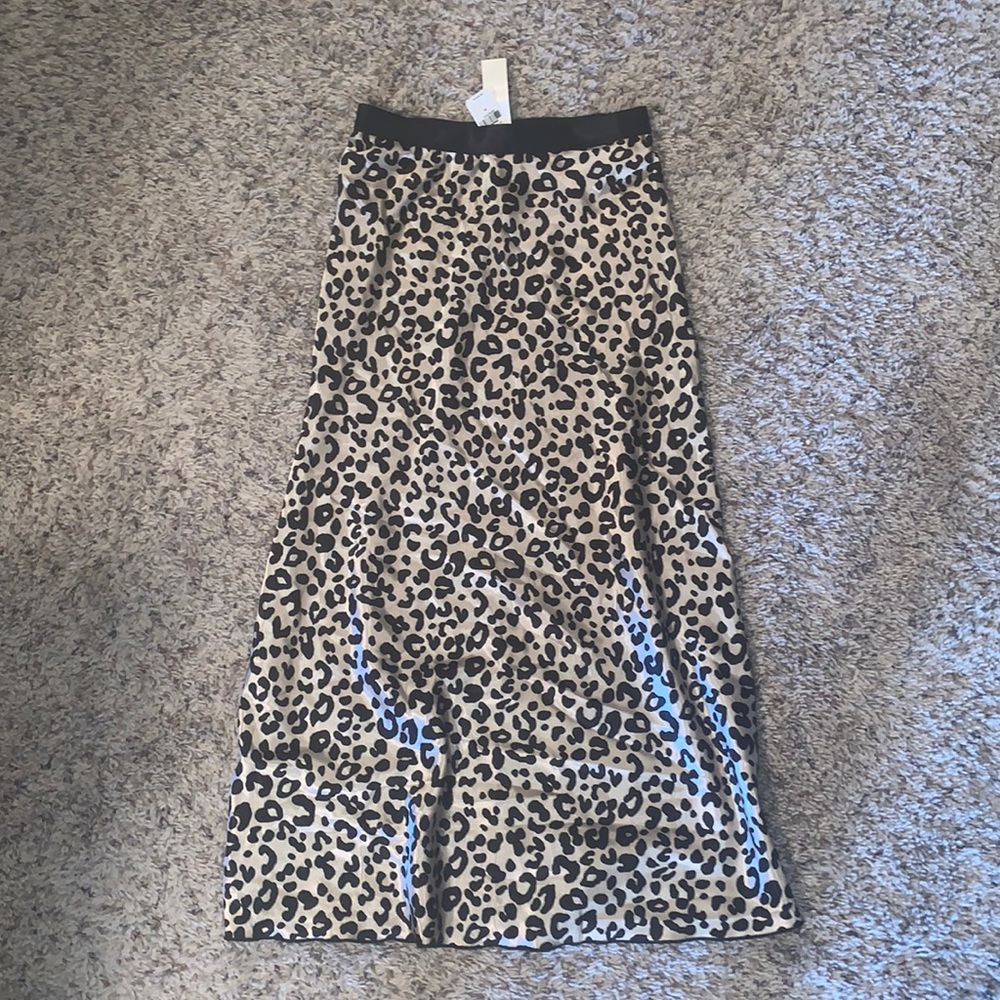 Elastic Waist Satin Leopard Skirt